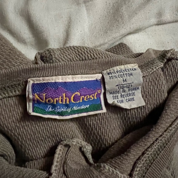 North crest sweatshirt - Picture 2 of 4